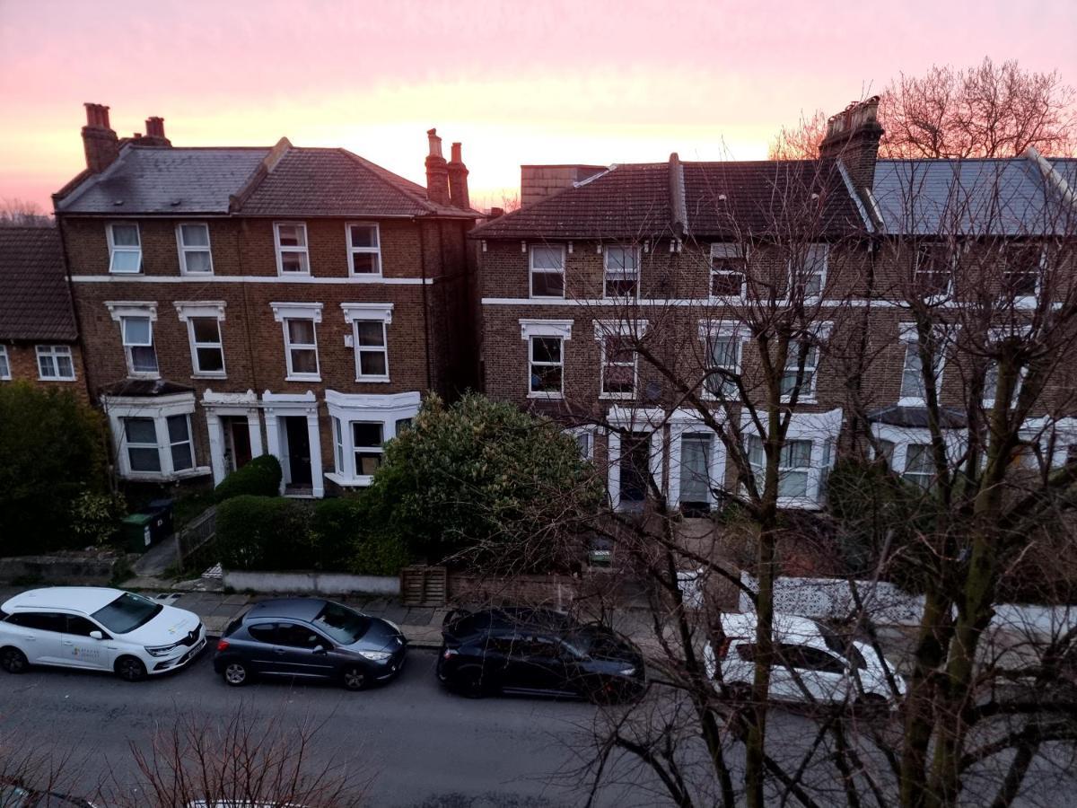 Stylish-Brockley-Entire Place Daire Londra Dış mekan fotoğraf